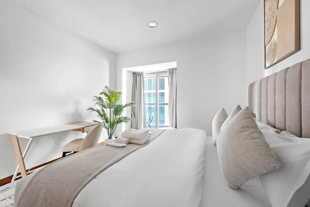 Cozy 1-Bedroom Apartment In Princess Tower Dubai